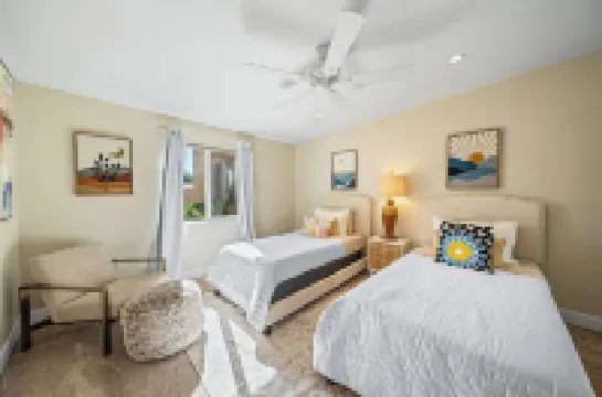 Vacation in Indian Wells Golf Tennis Festivals Sunshine - 3 Bedroom Modern Home Hotels in Indian Wells