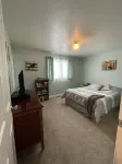 Artist Retreat, ranch home just minutes from downtown Anchorage. 추가치 스테이트 파크 헤드쿼터스 주변 호텔