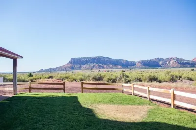 Homestead Hideaway- Spacious Home Central to Zion, Grand Canyon, Bryce & More!