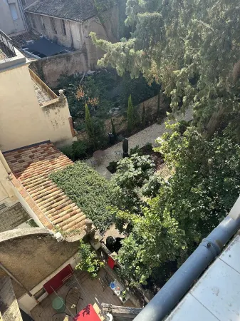 Appartement Aix Centre Très Calme et Confortable 54m2 Отели рядом с достопримечательностью «Musee du Vieil Aix»