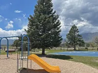 3BR Mountain Views! Family / Pet Friendly + Pool Table - 15 min to AFA - Wifi