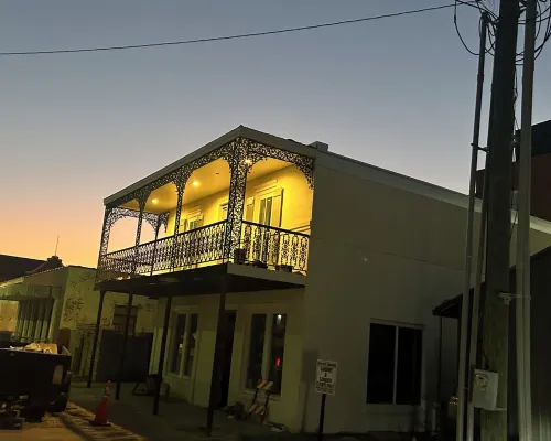 3-bedroom apartment in welcoming Crowley with AC, WiFi Hotels in Crowley