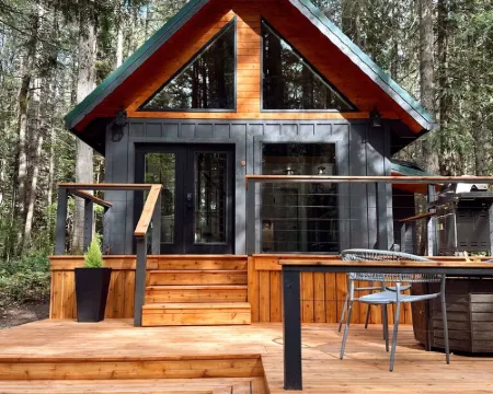 Among the Trees in Ashford, WA - Minutes to Paradise Mt. Rainier entrance 阿什福德酒店