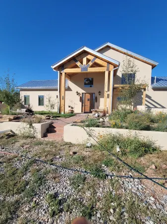 Luxury ranch home/cabin mountain retreat  Carson Natl Forrest