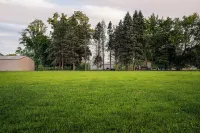 Family friendly Farmhouse just minutes from the beach, golf course, and casino!