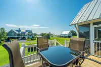 BENNETT’S POINT BUNGALOW ON DEEP WATER WITH PRIVATE DOCK ACCESS