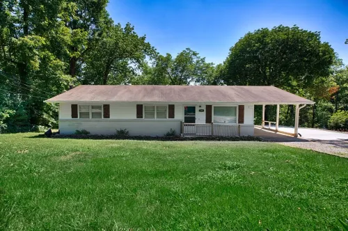Private Hilltop Retreat on Cozy 1+ Acres with Boat Parking