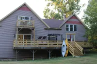 Spacious Farmhouse on Davis Stream to Damariscotta Lake with 5 bedrooms