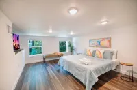 Weeki Wachee Waterfront-A Frame Stream Dream Cabin
