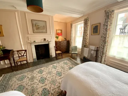 Fabulous Georgian Town House Отели в г. Ладлоу