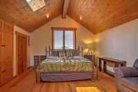 Sunrise Pond Loft Hotels near River's Edge Boutique