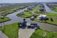 Perfect little Getaway for the fishers and beach goers!