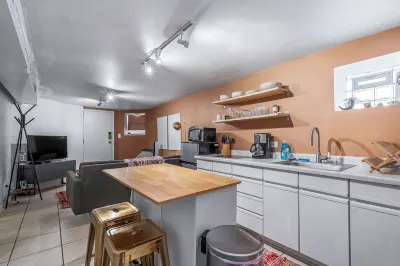 Cozy & Colorful garden unit in Logan Square Hotels in 