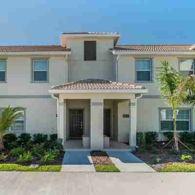 Private Pool/Free Resort Access/Close to Disney/Restaurants Nearby/Storey Lake!! Hotel Exterior