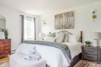 Yuzu-stunning mountain views family home with a hot tub and a camper, sleeps 15