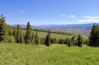 Mountain getaway on Granby Ranch! nearby hiking, skiing, endless scenic views!