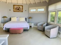 Iconic House an Upper Stair Room Next to the Beach - Panoramic Coastal Views!