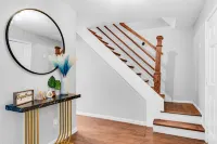 5BR 2.5BA Newly upgraded house sleeps 16