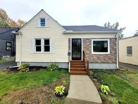 Cozy Home in Beautiful Berea: near Airport, IX Center, Parks, & Campus Отели в г. Берея