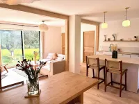 Bright house, quiet and well located (10min from beaches, Carnac, Quiberon. Hotel a Ploemel