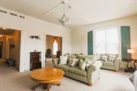 3 Bedroom Fully Equipped Apartment near Golf Courses Hotels in Corry