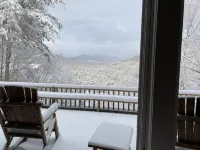 Fabulous Mountain View Chalet close to Everything in North Conway.  Pet Friendly - Mountain view