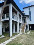 Suite A - 3 minutes walk to Center of Folly Beach, across from beach-1 Room
