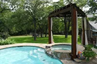 The Bunkhouse at Woodland Escape. Paradise meets countryside with pool & hot tub