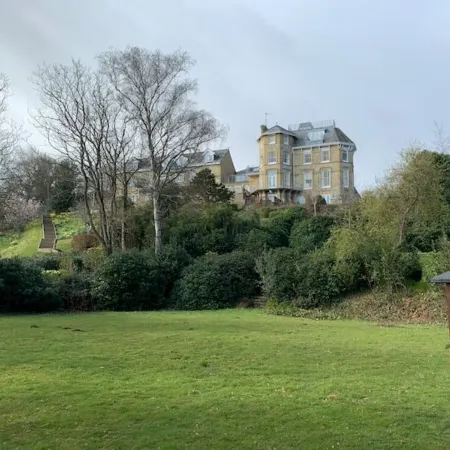 2 Bed Apartment The Priory - Panoramic Sea View