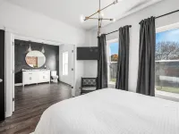 Downtown Columbus Historic Luxury Home - Sleeps 14, Near OSU & Convention Center