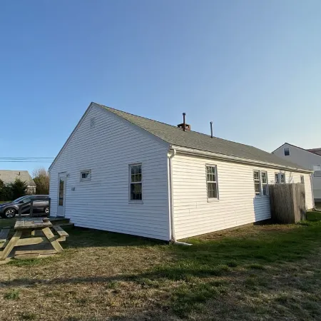 Next to Cragville beach with warm sea water at a quiet and family friendly villa