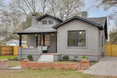 Historic charm near downtown/Bruce's Field