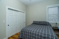 Luxury Stay DT Houghton, 2 Bed, 1 Bath Suite B Hotels in Houghton