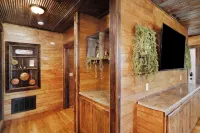 Wanderlust Suite - 2 Bed, 2 Bath Getaway