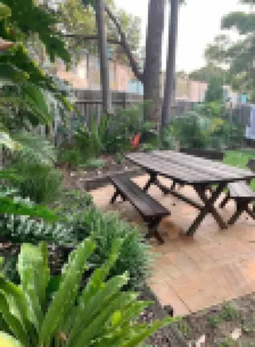 Bondi Beach w backyard and garden