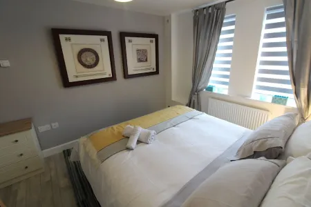 Llys Marina Fabulous Modern Apartment with Balcony for Snowdonia and Anglesey Отели рядом с достопримечательностью «Парк Гринвуд Фэмили»