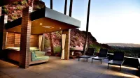 Glass Walls, Mountain Trails & Infinity Views—A Bold Retreat on Camelback