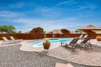 Phoenix Desert Retreat-Family-friendly, 3 beds, Pool, AC, and WIFI - Pool