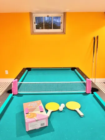 Cozy 4-bedroom, bathrooms, Free Parking Отели рядом с достопримечательностью «Park Nicollet Eye Care and Optical Store St. Louis Park»