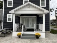 Lakefront home. Beach & park access. 8 miles to Cedar Point. 4 bedrooms 3 baths. Hotels in Huron Township