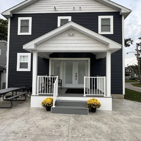 Lakefront home. Beach & park access. 8 miles to Cedar Point. 4 bedrooms 3 baths.