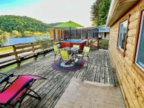 Beaver Cabin Hotels in Allamakee County