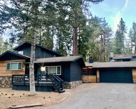 Multi-Family Vacation Bliss -Walk to Beach & Nature Trails Pet OK Hotels in Dollar Point