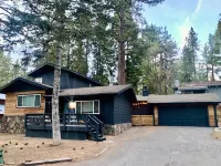 Multi-Family Vacation Bliss -Walk to Beach & Nature Trails Pet OK