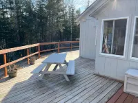 2 bedroom private custom built home with loft. Hotels in Jackman