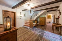 Villa Vintila with whirlpool & sauna - in a quiet, idyllic location Hotels in Vintl