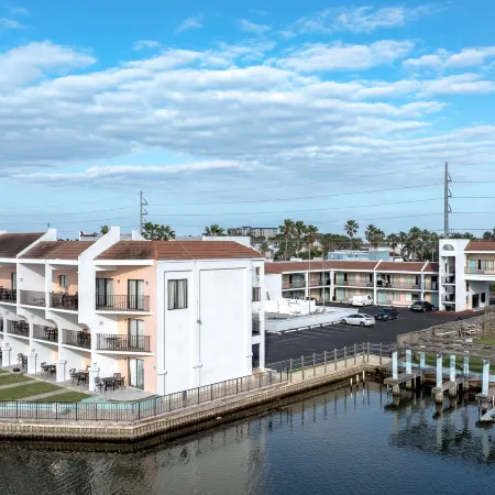 WindWater Hotel and Marina