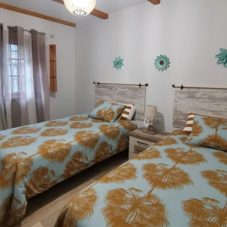 Finca Vista al Teide with private swimmingpool and jacuzzi, Wifi and Sat TV