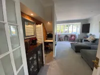 Cosy, spacious 2 storey apt, 35mins Central London, Heathrow/Gatwick & Wimbledon Hotels in Claygate