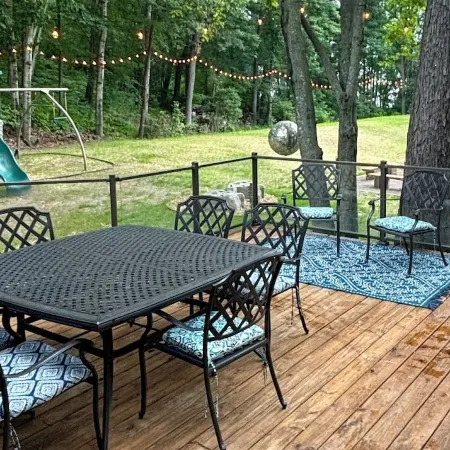 Lakefront Luxury Cabin- Dock, Hot Tub, Firepit, Kayaks, Game Room, Bunk Room